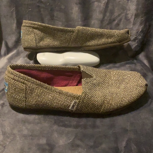 Women’s Toms shoes size 10🦩🌻 - Picture 4 of 11